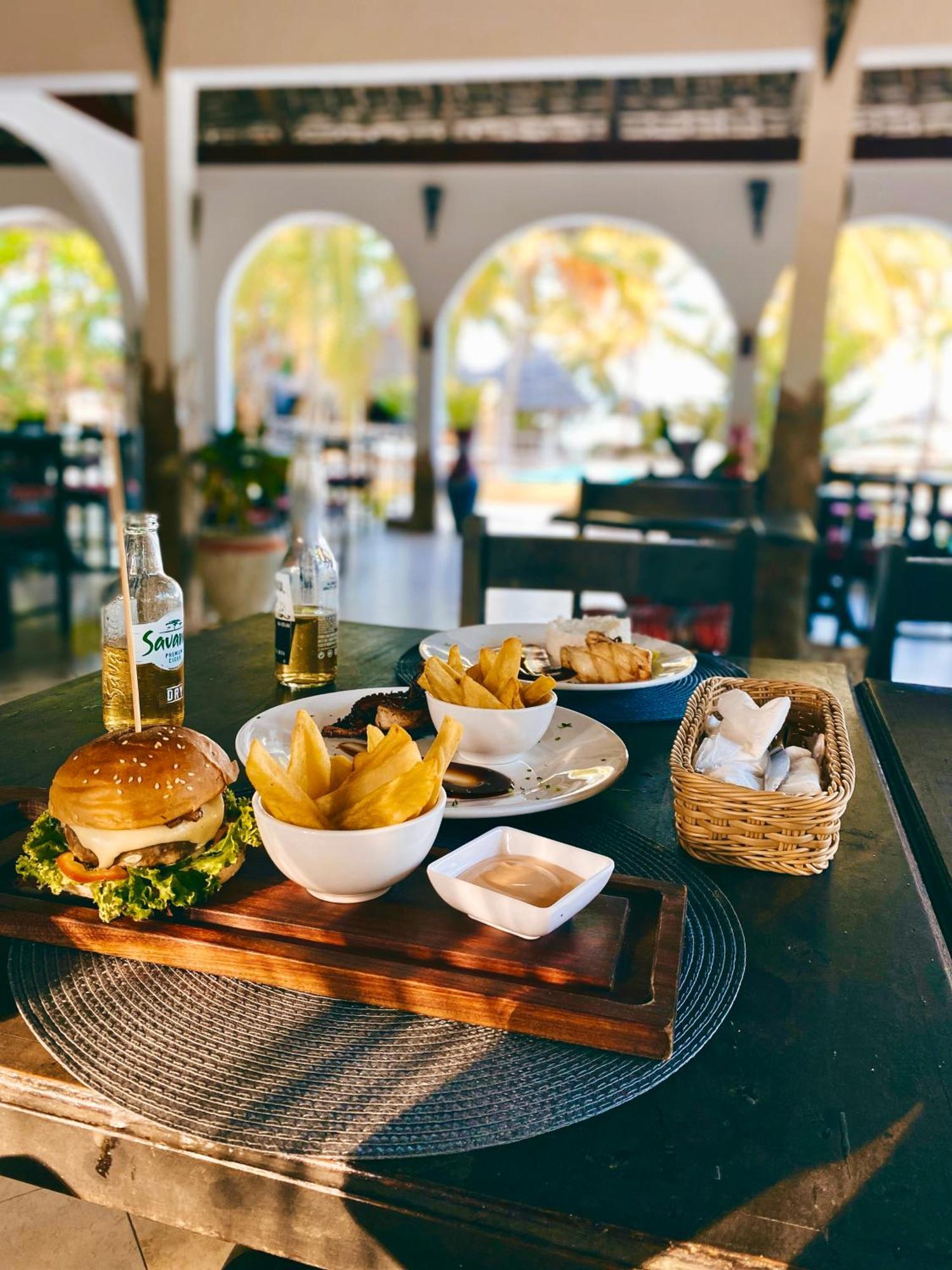 Mambo Ocean Resort Pwani Mchangani Kültér fotó