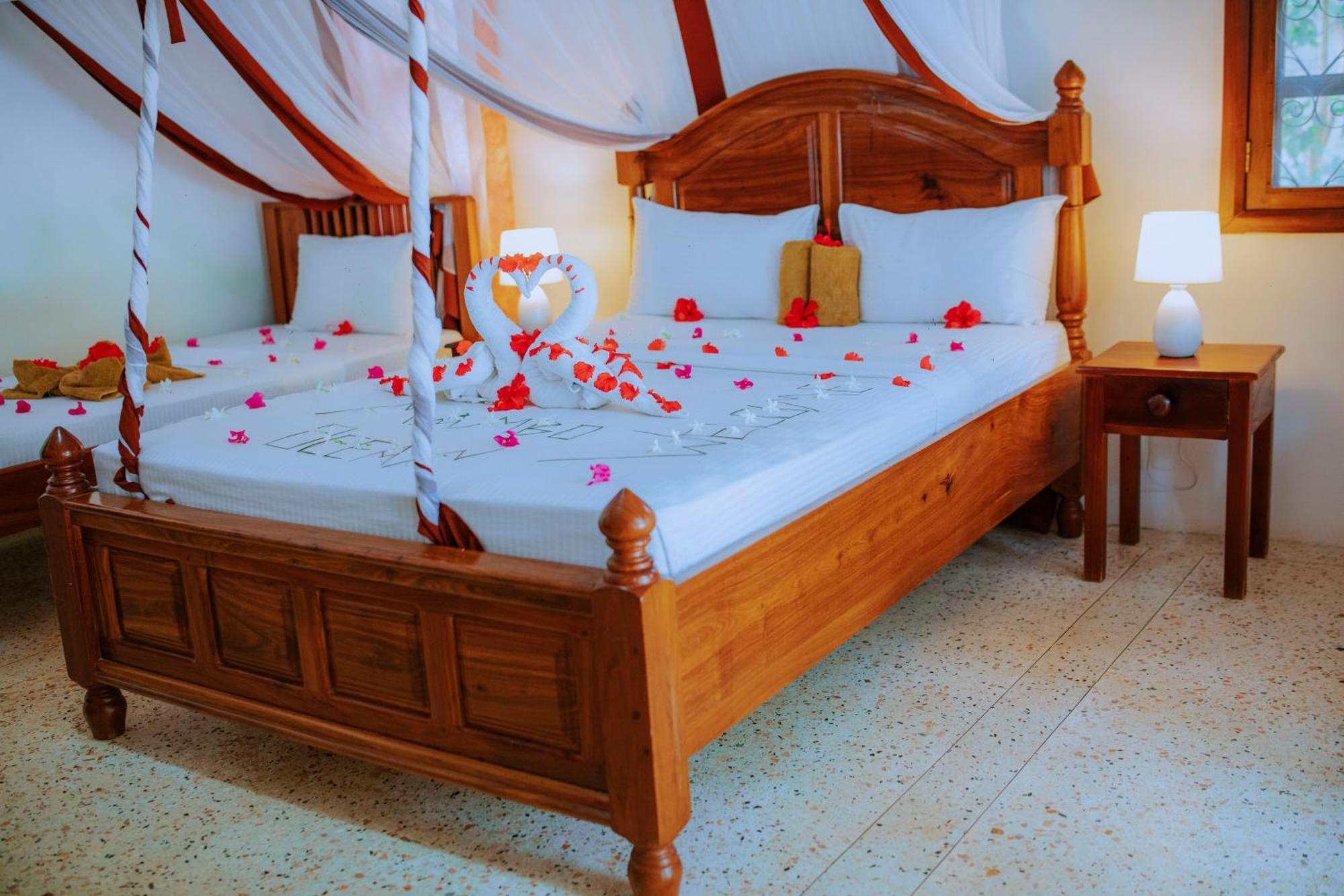 Mambo Ocean Resort Pwani Mchangani Kültér fotó