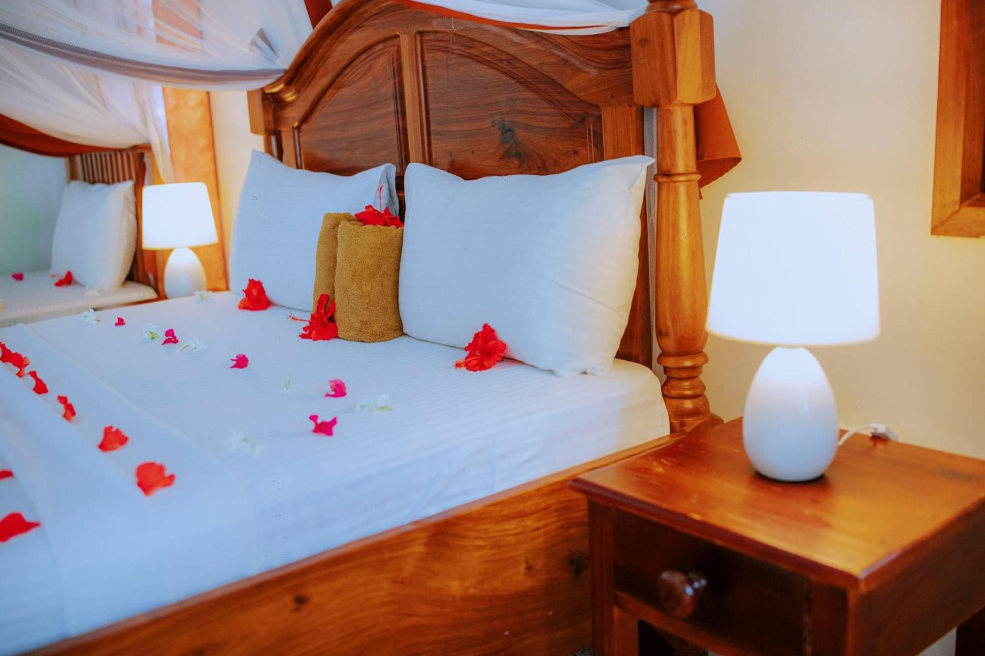 Mambo Ocean Resort Pwani Mchangani Kültér fotó